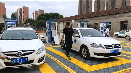 武汉洪山区洗车.png